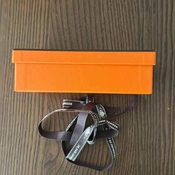 Authentic Hermes gift box - Picture 2 of 3